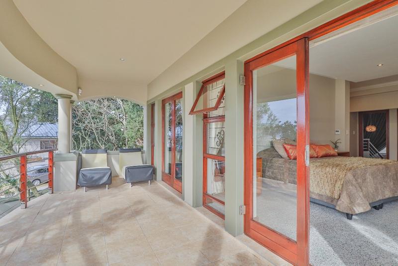 5 Bedroom Property for Sale in Linkside Western Cape